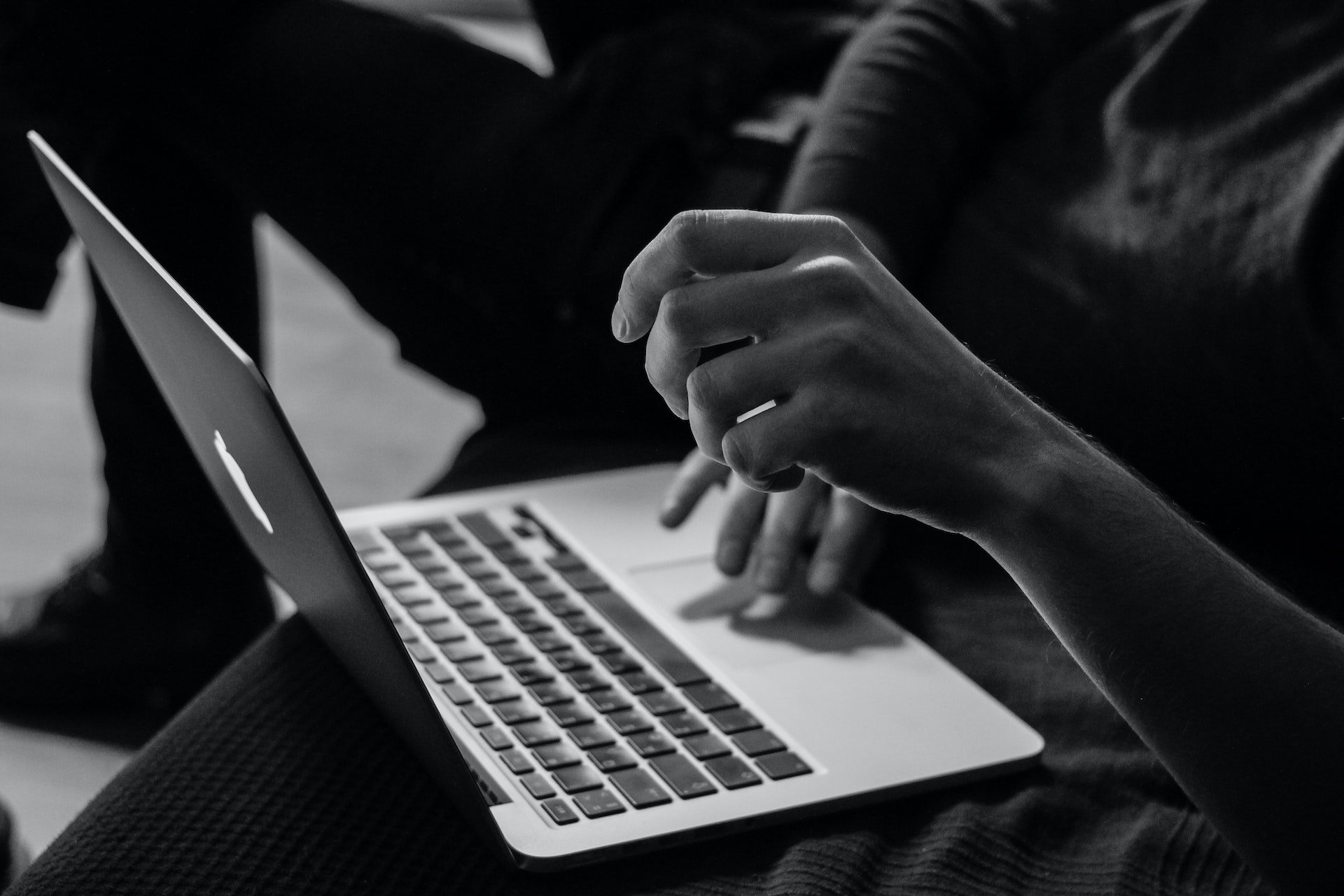 sergey-zolkin-_UeY8aTI6d0-unsplash (4)
